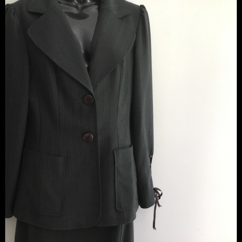 Nanette Laporte suit gray with thin light blue pin stripes Like New